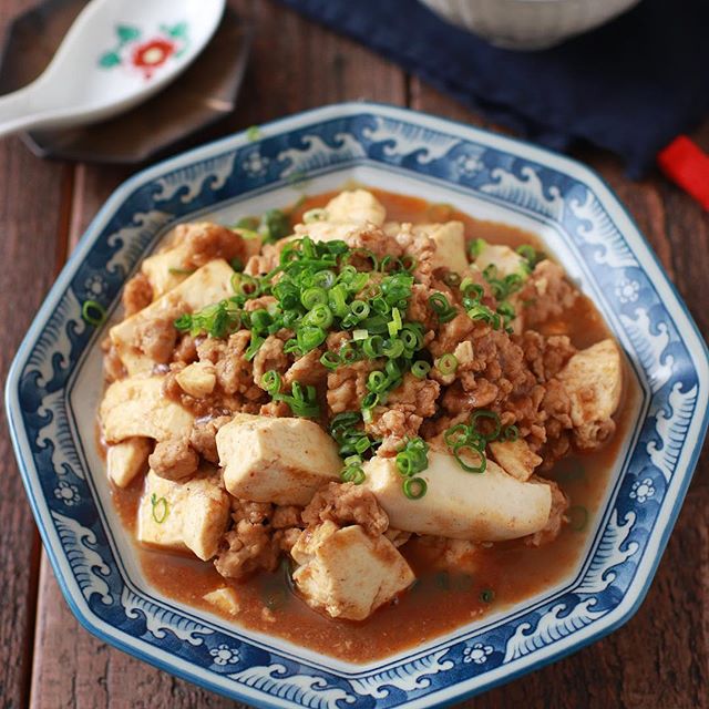 たこ焼きパーティーの付け合わせ鶏ひき肉の麻婆豆腐