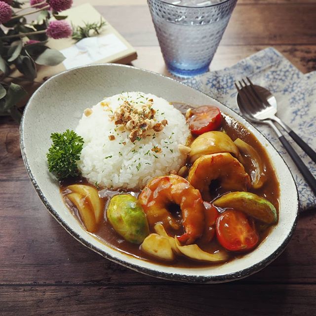 新タマたっぷりエビカレー