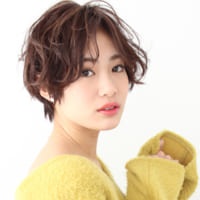 センター分け×ショートで大人クールに♡30代女性のトレンドヘアをご紹介