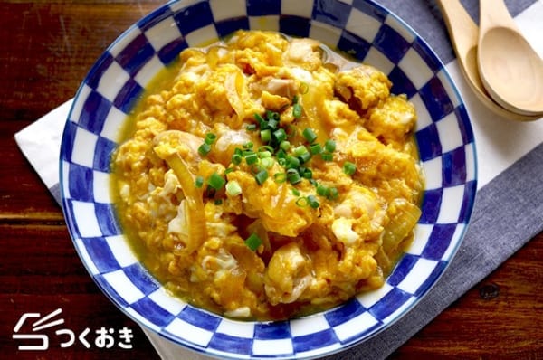 鶏肉とたまねぎの卵とじ（親子丼）