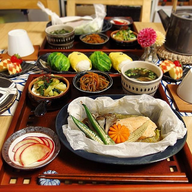 鮭のちゃんちゃん焼き風 白味噌仕立て