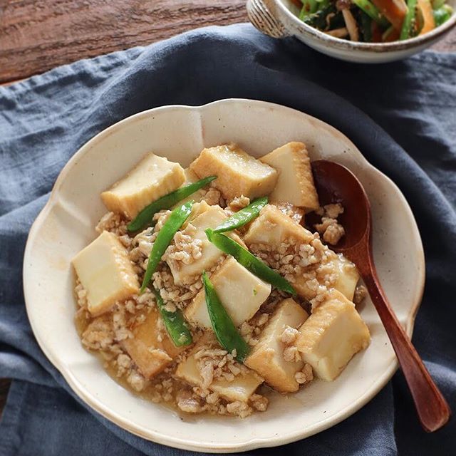 副菜に人気！厚揚げと鶏ひき肉のそぼろあん