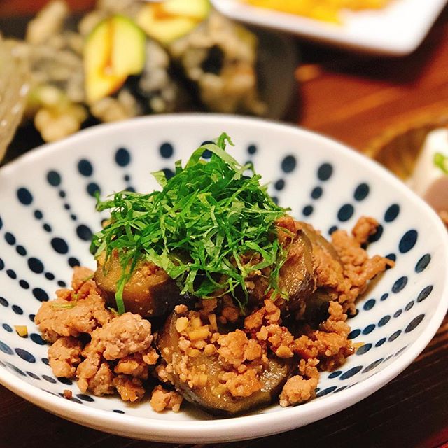 カツ丼の付け合わせに！茄子とひき肉の香味炒め