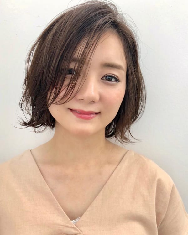 しっとりと女性らしいヘアスタイル