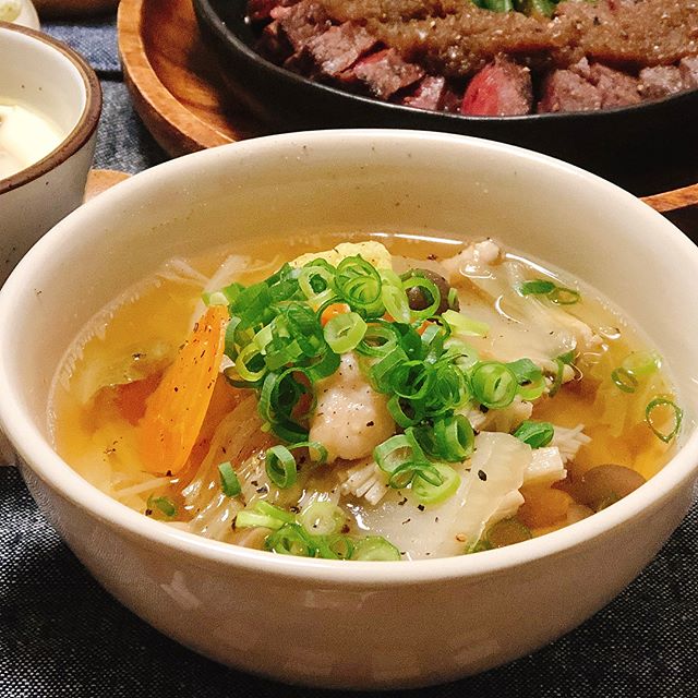 タコライスに！鶏肉と白菜ときのこのスープ煮