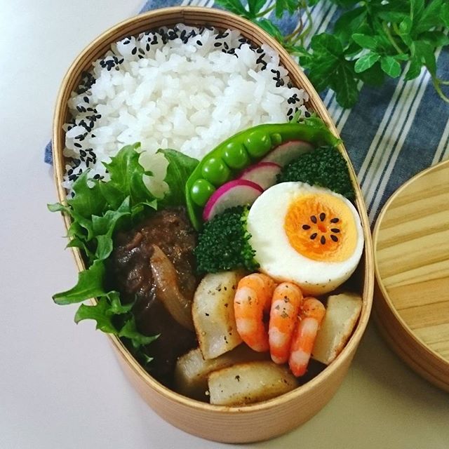 作り置きのレシピに！牛肉の赤ワイン煮込み弁当