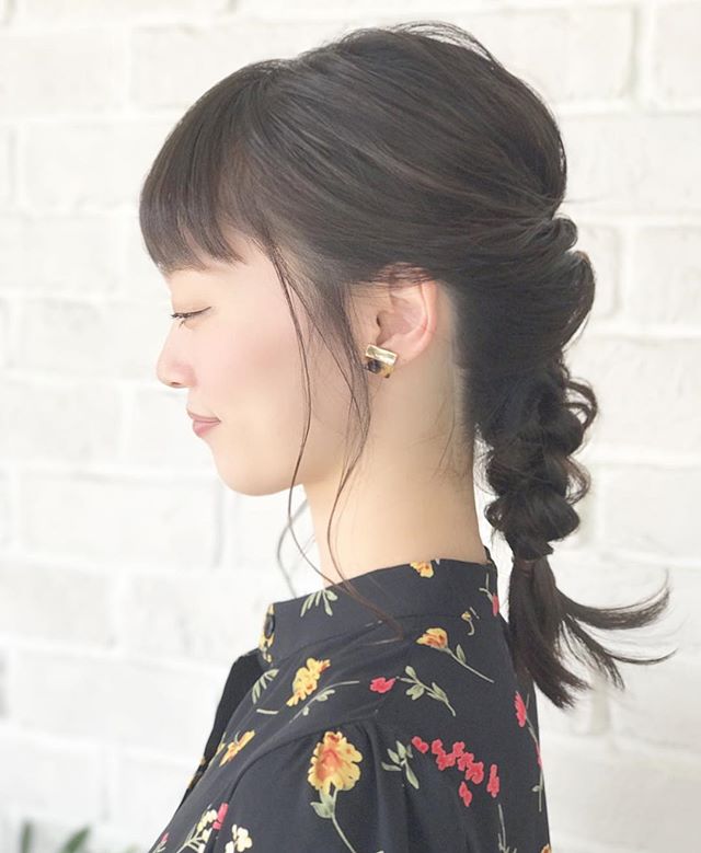 暗髪の清楚で可憐なヘアアレンジ