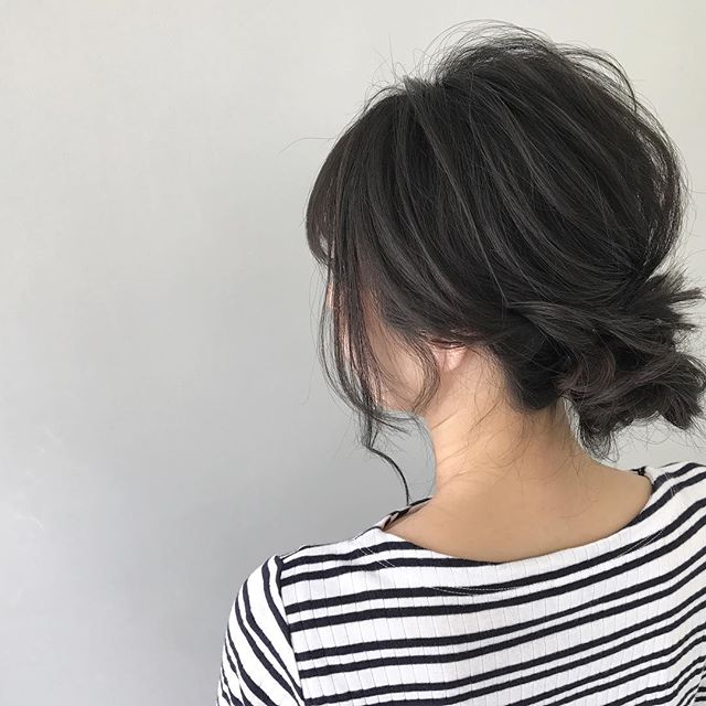 梅雨におすすめのヘアアレンジ《お団子ヘア》3