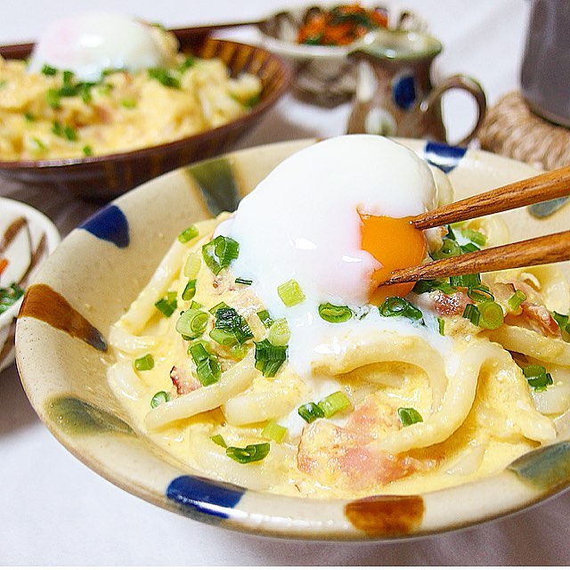 休日の人気お昼ご飯に！絶品和風カルボうどん