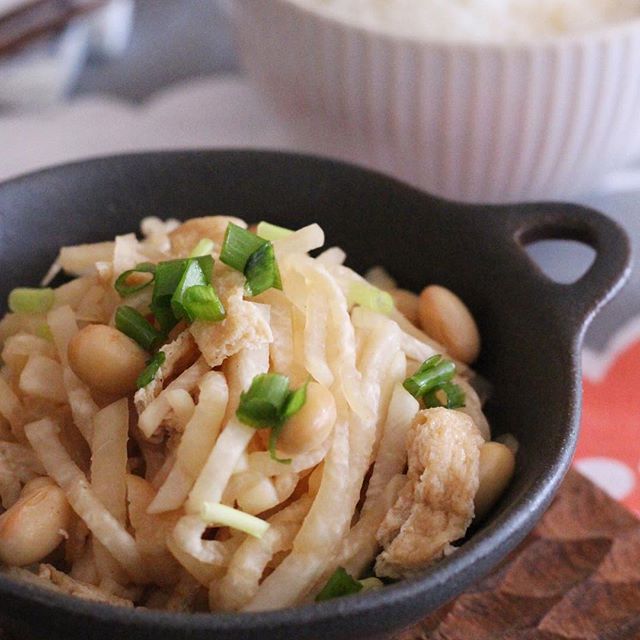 話題の美味しい料理！油揚げが入った炒り大根