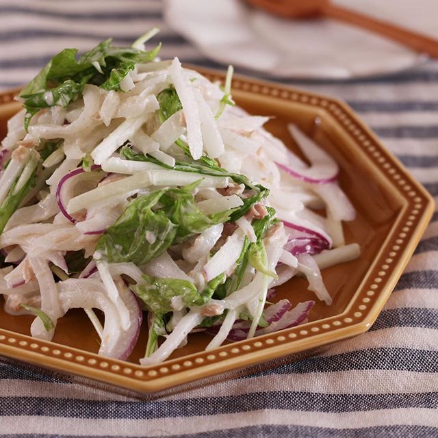 おすすめの副菜！作り置きには旨味大根サラダ