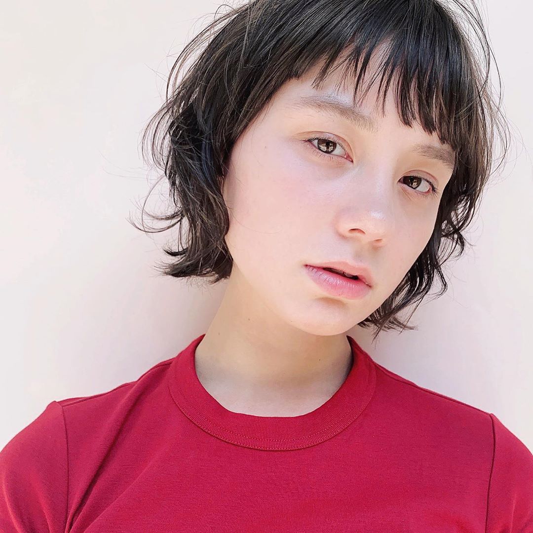 前髪ぱっつん ショートヘア特集 新しい自分に出会える大人のヘアスタイル Folk