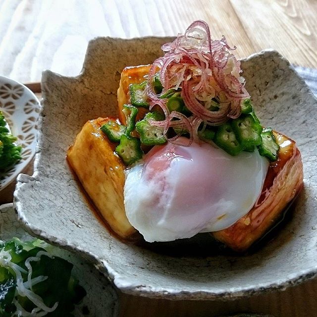 おしゃれな人気の朝ご飯に！豆腐ステーキ温玉のせ