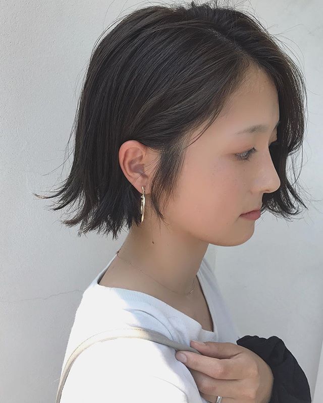 ストレート風のおしゃれなヘアスタイル