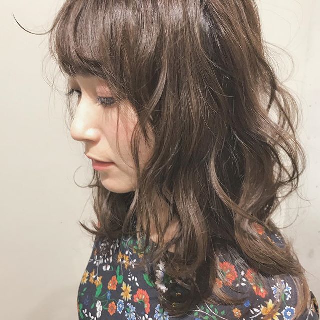 最新ラベンダーの大人ヘアスタイル