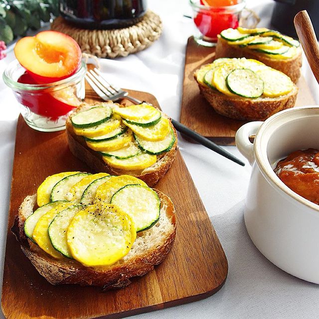 おしゃれな洋食の朝ご飯に！ズッキーニトースト