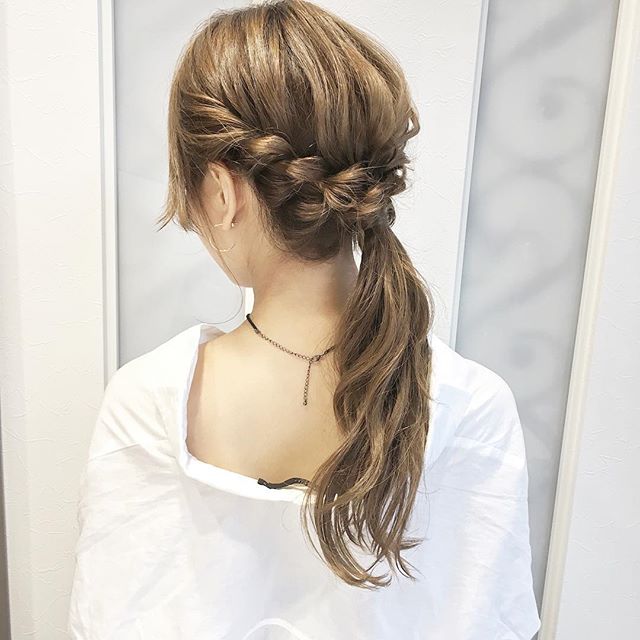 崩れ防止にもなる華やかヘアアレンジ