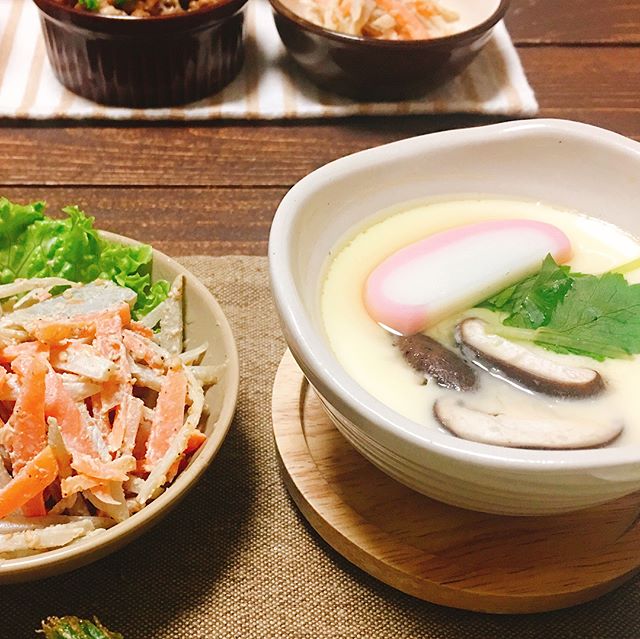 定番な食べ方に！人気の茶碗蒸し