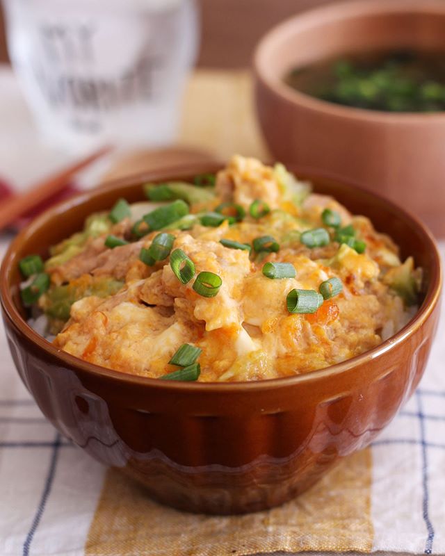 夕飯の献立！節約レシピにツナキャベ玉丼