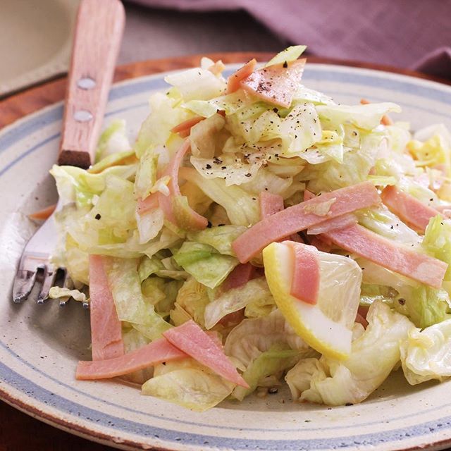 大量消費に！レタスとハムのレモンぽん酢サラダ