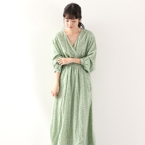 グリーン系花柄ワンピースコーデ15選♪爽やか旬カラーでトレンド