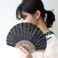 おしゃれな扇子で夏を乗り切ろう♪大人女性におすすめの扇子を一挙ご紹介！