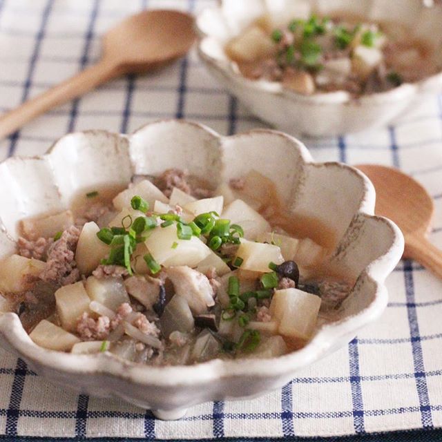 豚ひき肉で絶品に！美味しいカブのそぼろ煮