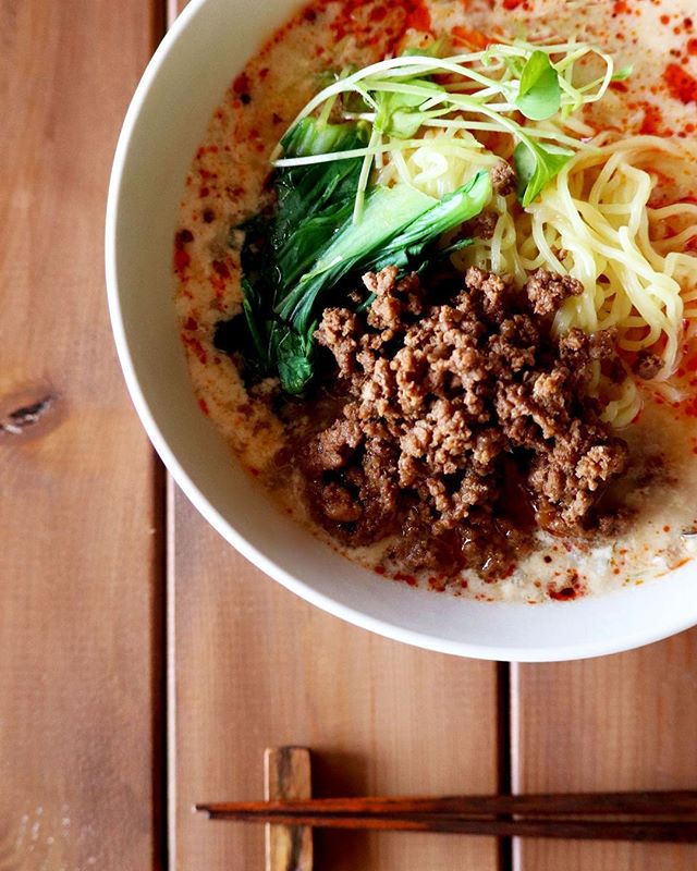 定番の人気中華！豆乳ごま担々麺