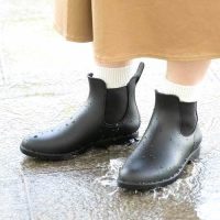 梅雨シーズンに備えよう♡レインシューズで雨に負けない足元コーデ15選