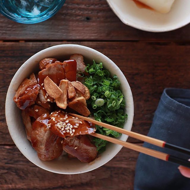 美味しい作り方レシピ！トンテキでスタミナ丼