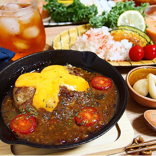 簡単なアレンジ料理！カレーハンバーグ