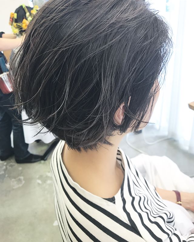 ショートヘアに合う冬の髪色2