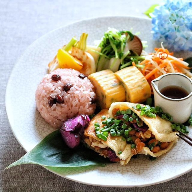 油揚げのグラノーラ和風だし納豆包み焼き