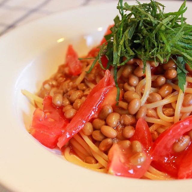 美味しいレシピ！納豆とトマトの冷製パスタ