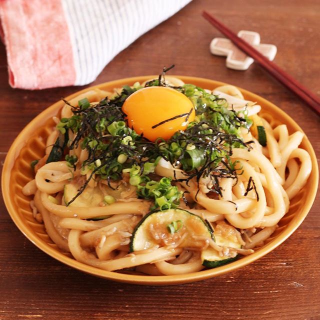 ズッキーニとしらすのさっぱりコク旨焼きうどん