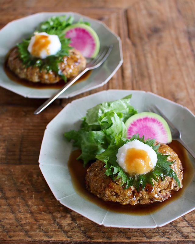 アレンジメニュー！いりこだしと野菜のハンバーグ