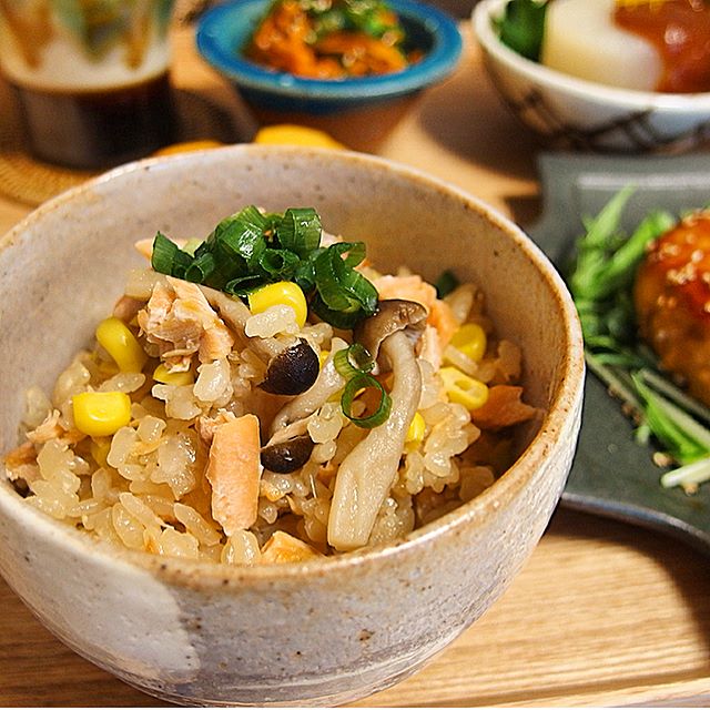 和食に！秋鮭としめじとコーンの炊き込みご飯