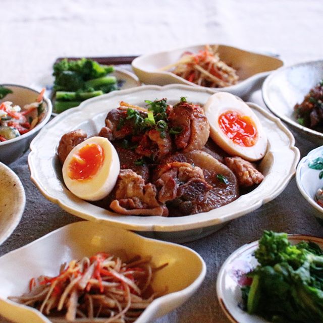 一週間自炊で節約レシピ！鶏肉と大根の煮物