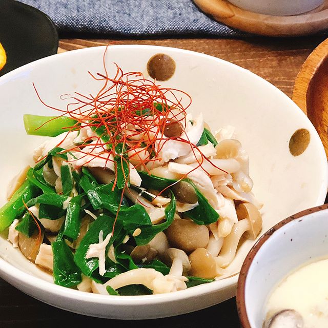 一人暮らしの栄養満点な食事！鶏肉としめじ和え