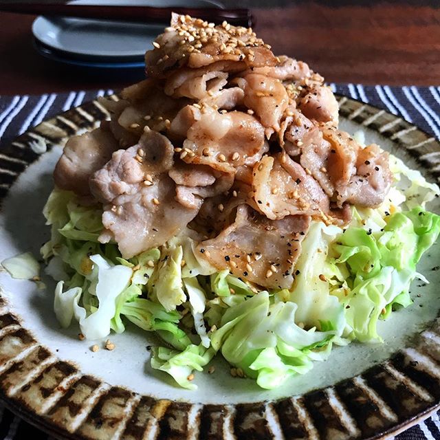 がっつり晩ご飯に！豚バラキャベツマウンテン