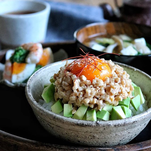 ダイエット中の朝ごはん！アボカド納豆ごはん