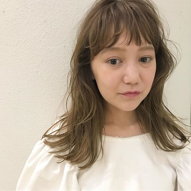 冬のトレンドヘアカラー《マット・オリーブ系》