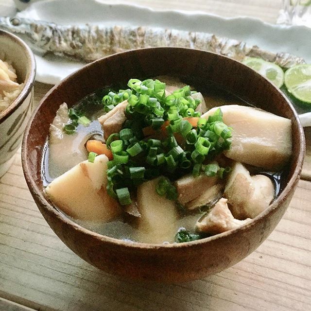 具沢山な絶品和食。簡単にできる芋炊き