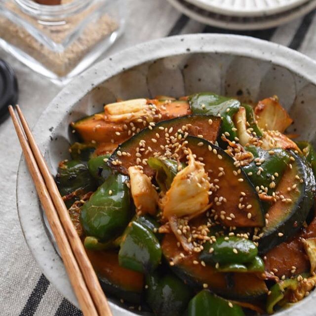 甘辛かぼちゃとピーマンのキムチ野菜炒め