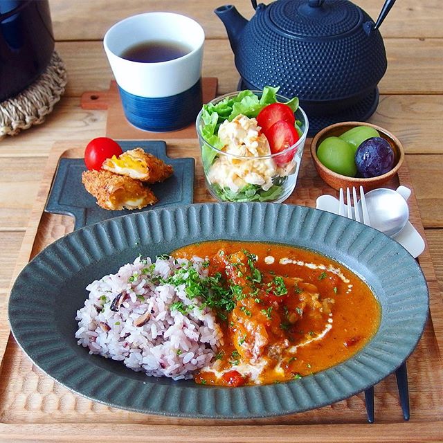 オーソドックス。手羽元のバターチキンカレー