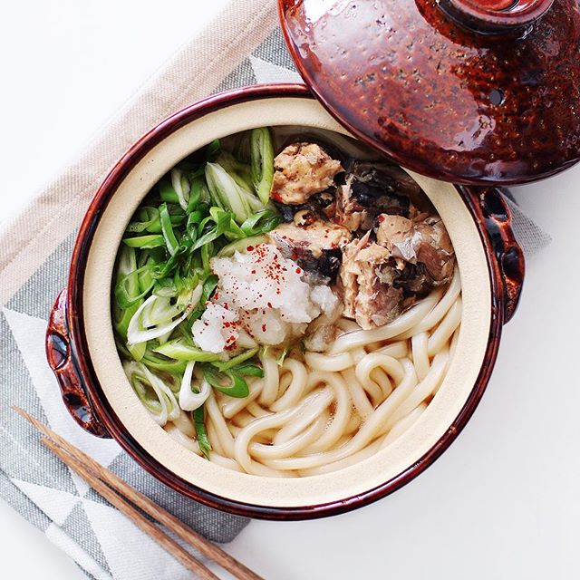 これだけでできる。鯖缶で簡単鍋焼きうどん