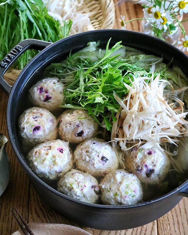 おすすめ。鶏団子と笹がきゴボウの大人鍋