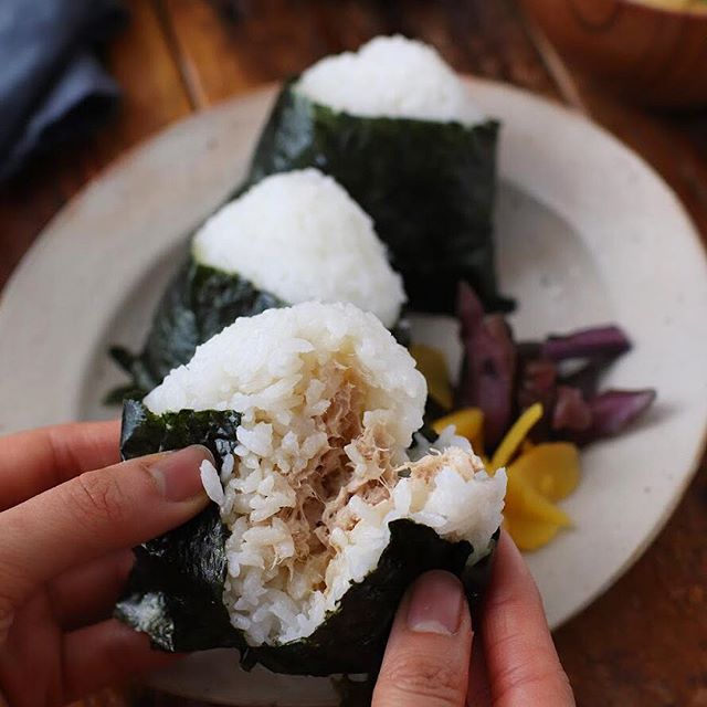 夕飯のメニューに！和風ツナおにぎり