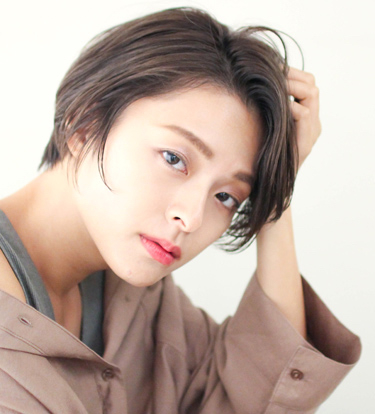 丸顔さんに似合うボーイッシュな髪型特集 かっこよく決まるスタイルをご提案 Folk