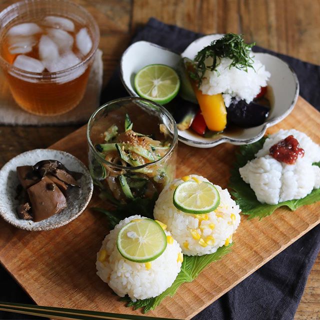 とうもろこしおにぎりの和食ワンプレート